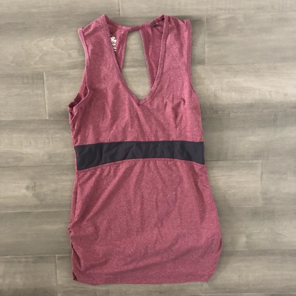 Roots Like New red athletic tank top size M